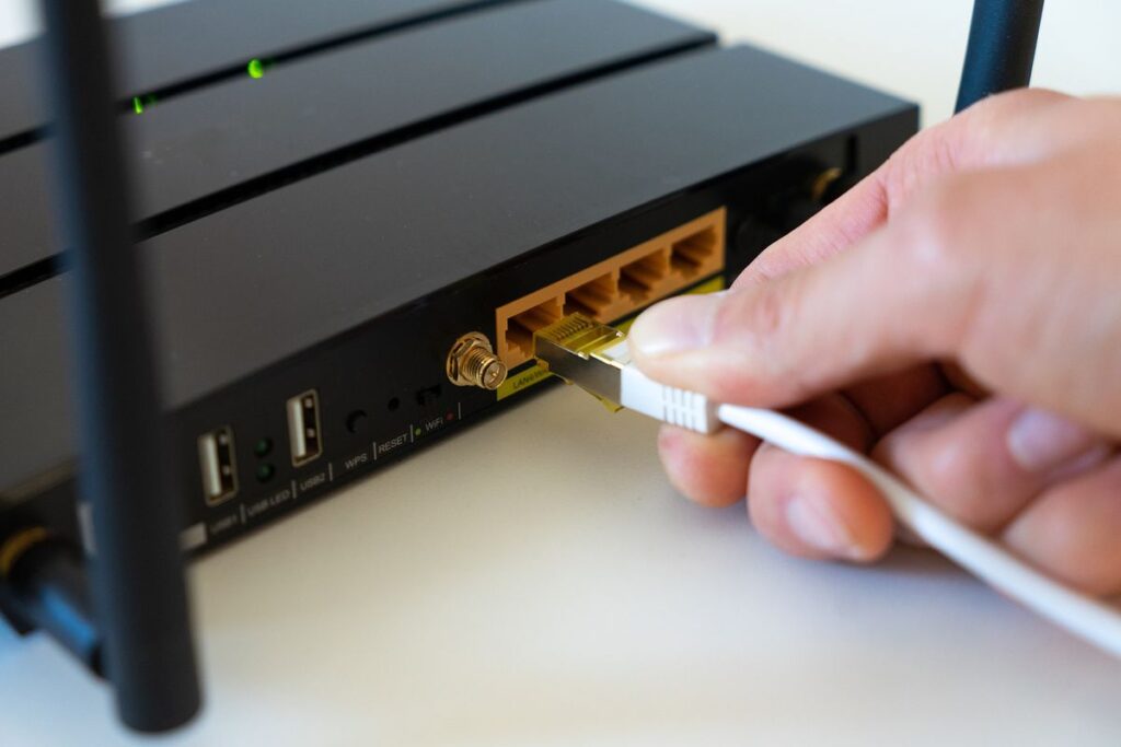 What is the difference between a Modem and a Router, Modem and Router