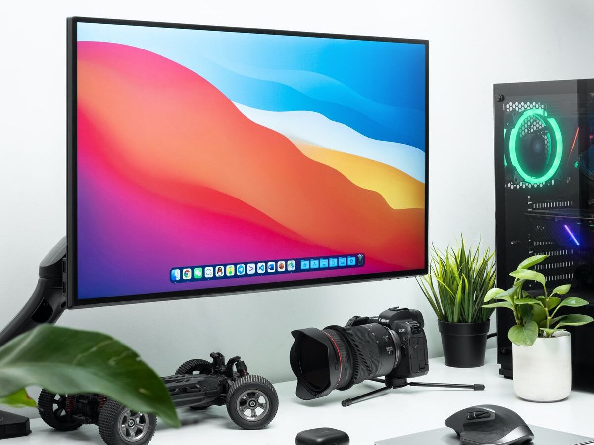 LCD Vs LED, Display Technologies Explained, QLED Vs OLED, LCD Vs LED Monitor