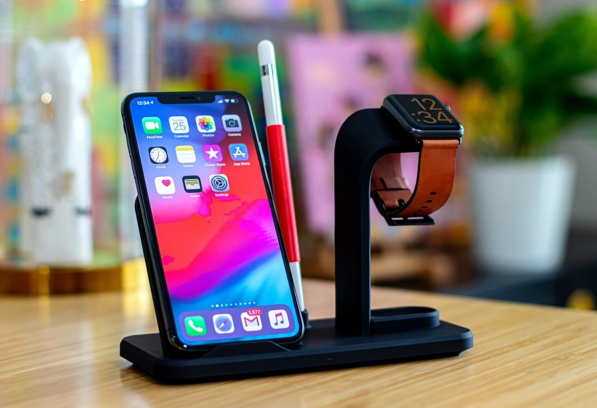 how does wireless charging work, what is wireless charging, wireless charging, is wireless charging bad for battery, how to use wireless charger, how to wireless charge, is wireless charging faster, does wireless charging work with case, which brand has the fastest wireless charging
