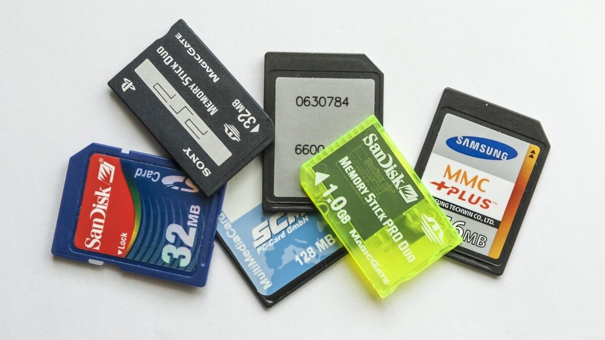 types of sd cards, what is an sd card, what are class 10 sd cards, different types of sd cards, what are the classes of sd cards