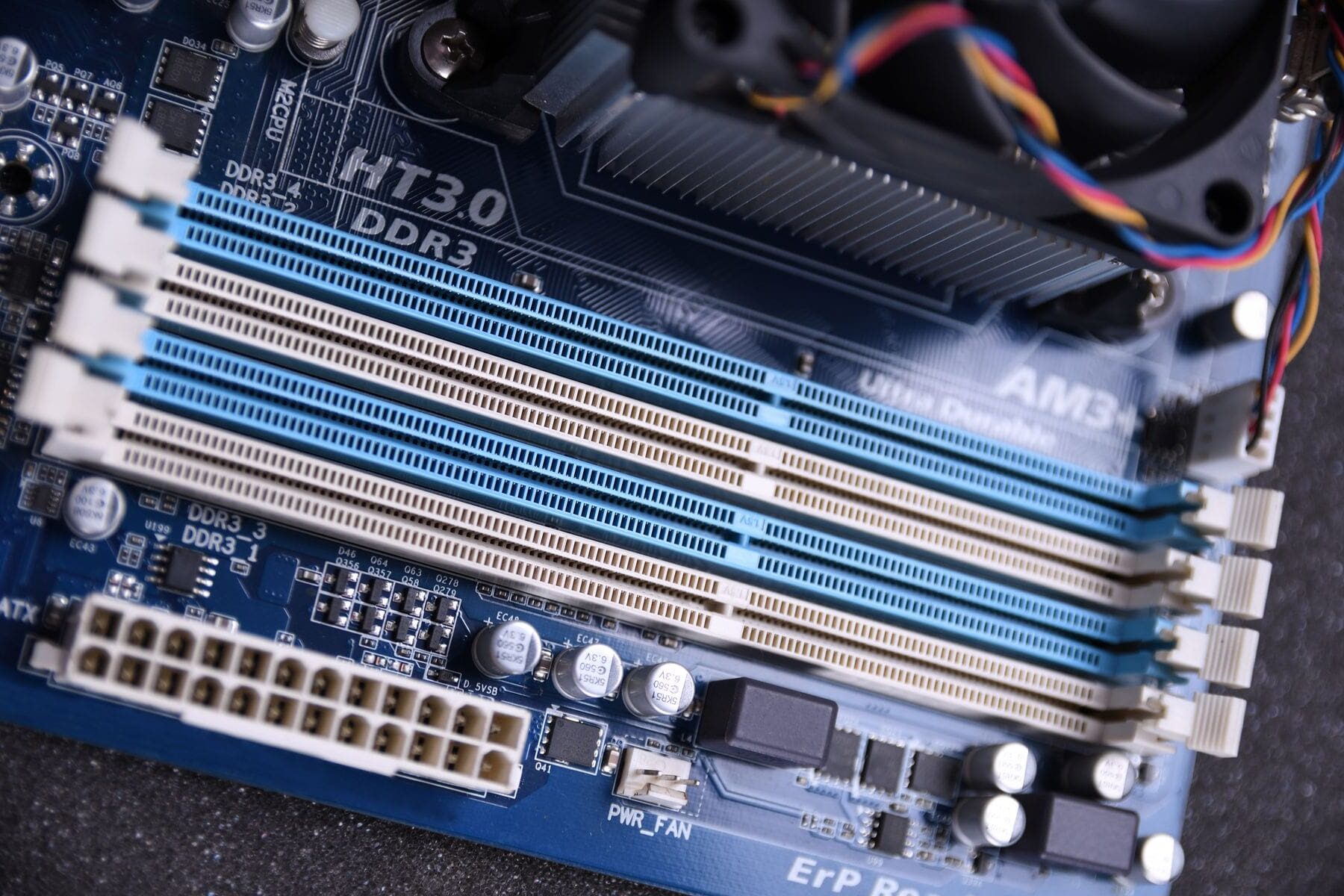 which ram slots to use, which slots to put ram in, what ram slots to use, Best RAM slots for performance, How to choose RAM slots, RAM slot usage guide, Installing RAM in correct slots, How to install RAM for best performance, RAM slot usage guide, Best RAM slot configuration for gaming